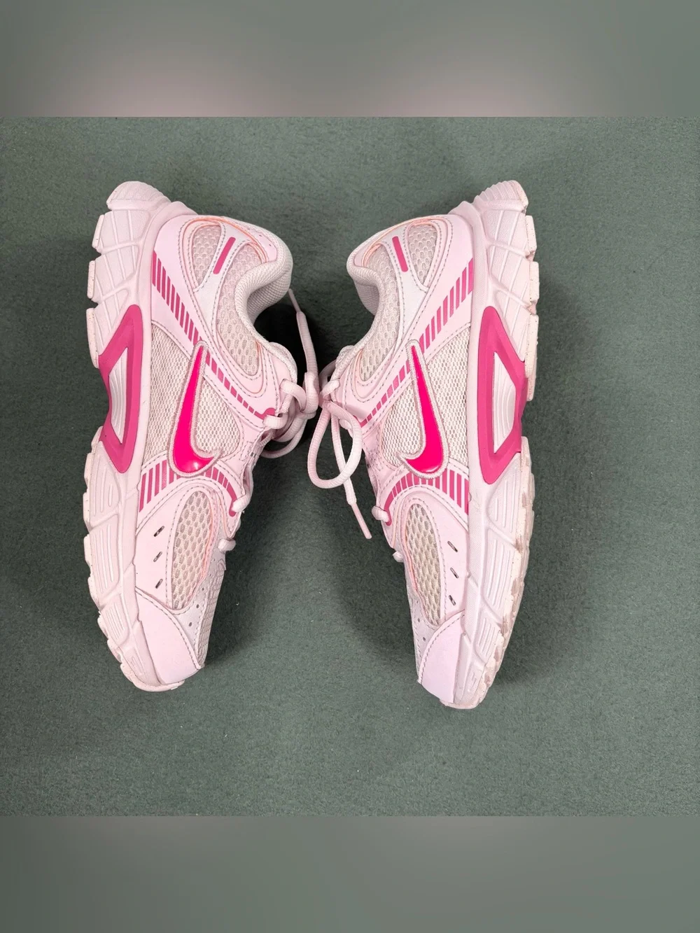 Nike Big Kids V5 RNR, Pink Foam/Hyper Casual Sneakers Size 4.5Y